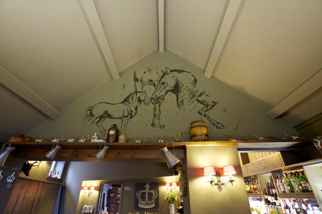 The Kings Arms Didmarton Exterior foto