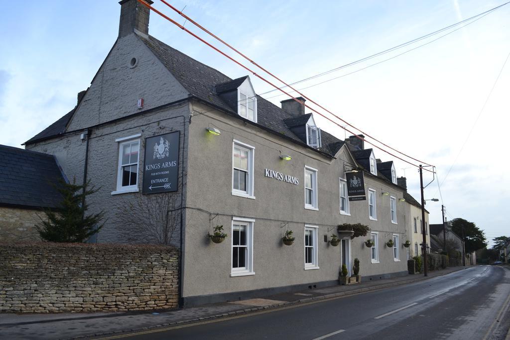 The Kings Arms Didmarton Exterior foto